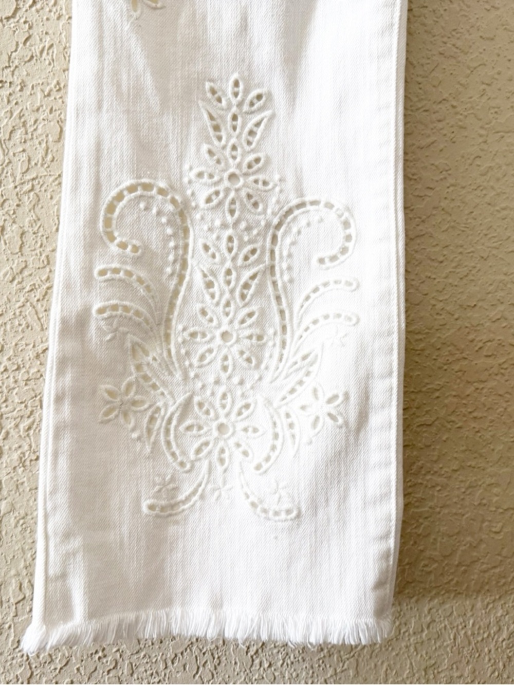 Johnny Was Jeans The Cropped Baby Boot Embroidered Eyelet Flare Boho White 30 - Picture 9 of 15